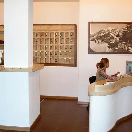 バレシアラ ホテル