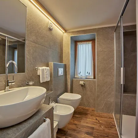 バレシアラ ホテル ボルミオ